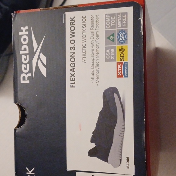 New Athletic Work Shoes - Reebok - Size 6.5 W (Men) - Picture 10 of 14